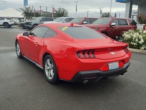 Used 2024 Ford Mustang Coupe image 5