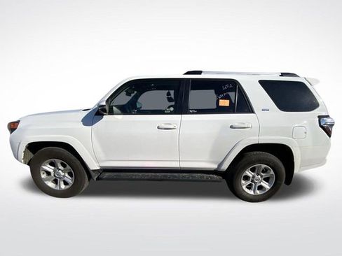 Used 2024 Toyota 4Runner SR5 Premium image 3