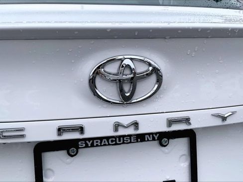 Used 2024 Toyota Camry SE image 30