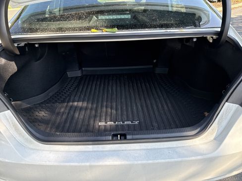 Used 2022 Toyota Camry SE w/ Cold Weather Package image 12