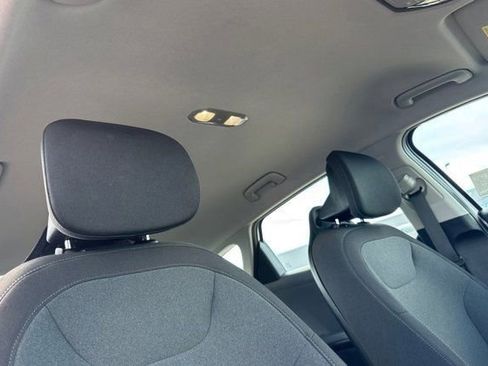 Used 2025 Kia K4 LXS image 18