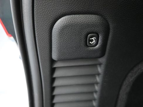 Used 2020 Jeep Grand Cherokee Laredo w/ Laredo X Package image 25