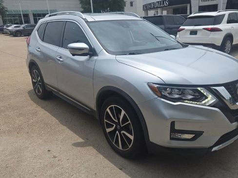 Used 2018 Nissan Rogue SL w/ Premium Package FWD image 1