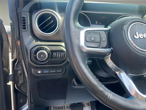 Used 2022 Jeep Wrangler Unlimited Rubicon 4xe w/ Cold Weather Group AWD/4WD image 14