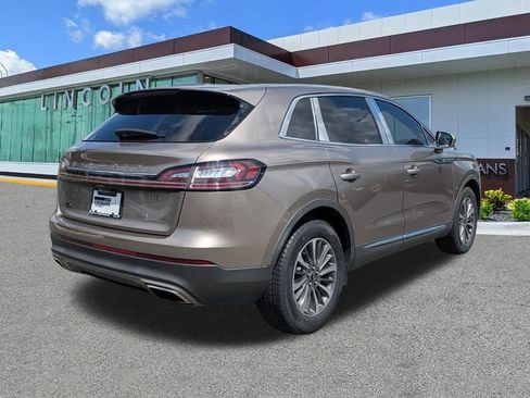 Used 2020 Lincoln Nautilus FWD w/ Equipment Group 101A image 4