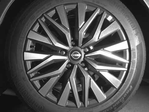 Used 2025 Nissan Altima 2.5 SV image 11