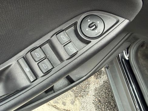 Used 2018 Ford Focus SE image 23