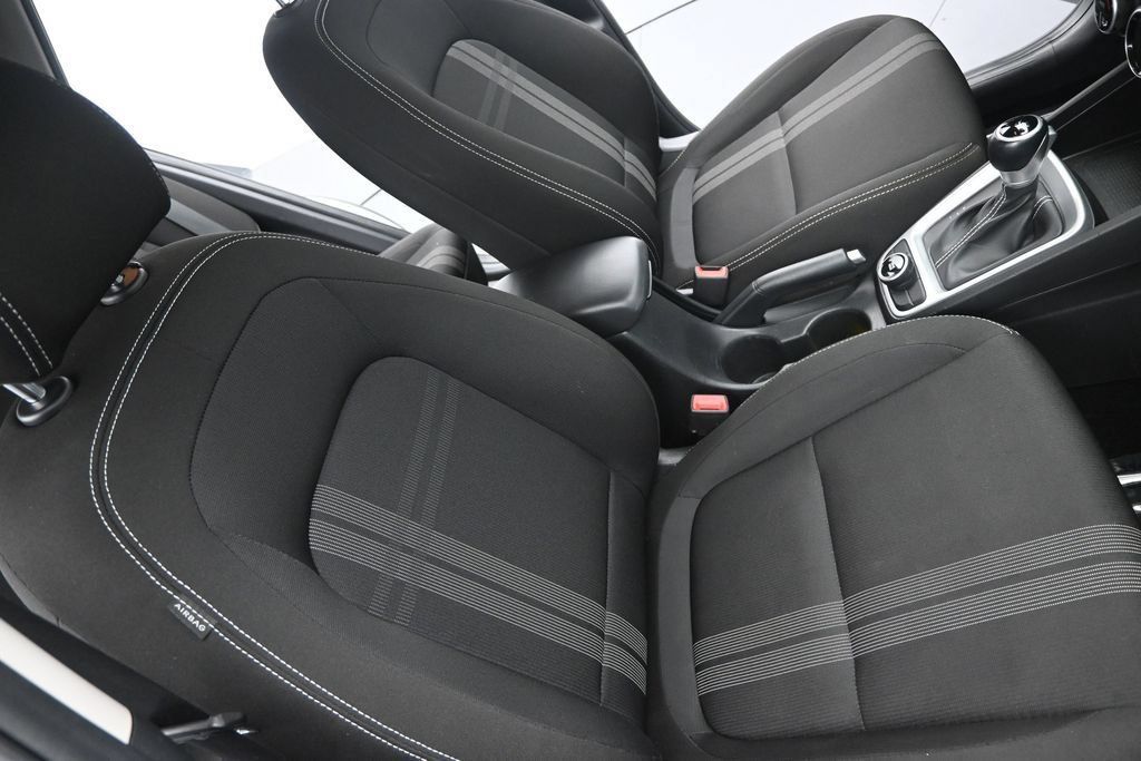 Used 2025 Hyundai Venue SEL FWD image 11
