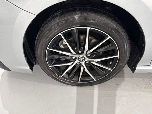 Used 2021 Toyota Camry SE FWD image 5