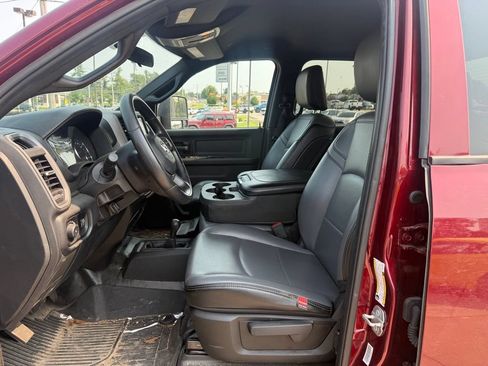 Used 2024 RAM 2500 Tradesman w/ Chrome Appearance Group AWD/4WD image 16