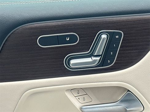 Certified 2025 Mercedes-Benz GLB 250 image 16