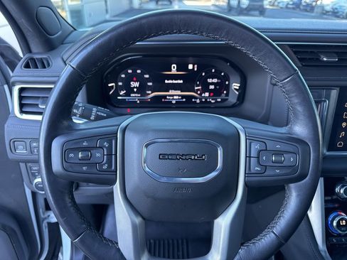 Used 2022 GMC Yukon Denali w/ Denali Premium Package image 29