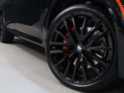 Used 2025 BMW X5 sDrive40i w/ M Sport Package RWD image 17