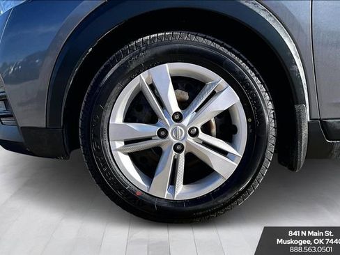 Used 2019 Nissan Kicks S image 30