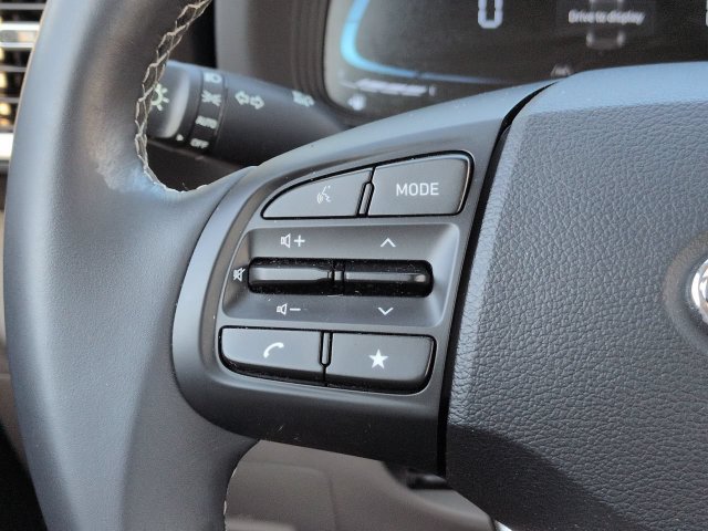 Used 2024 Hyundai Venue SEL FWD image 24