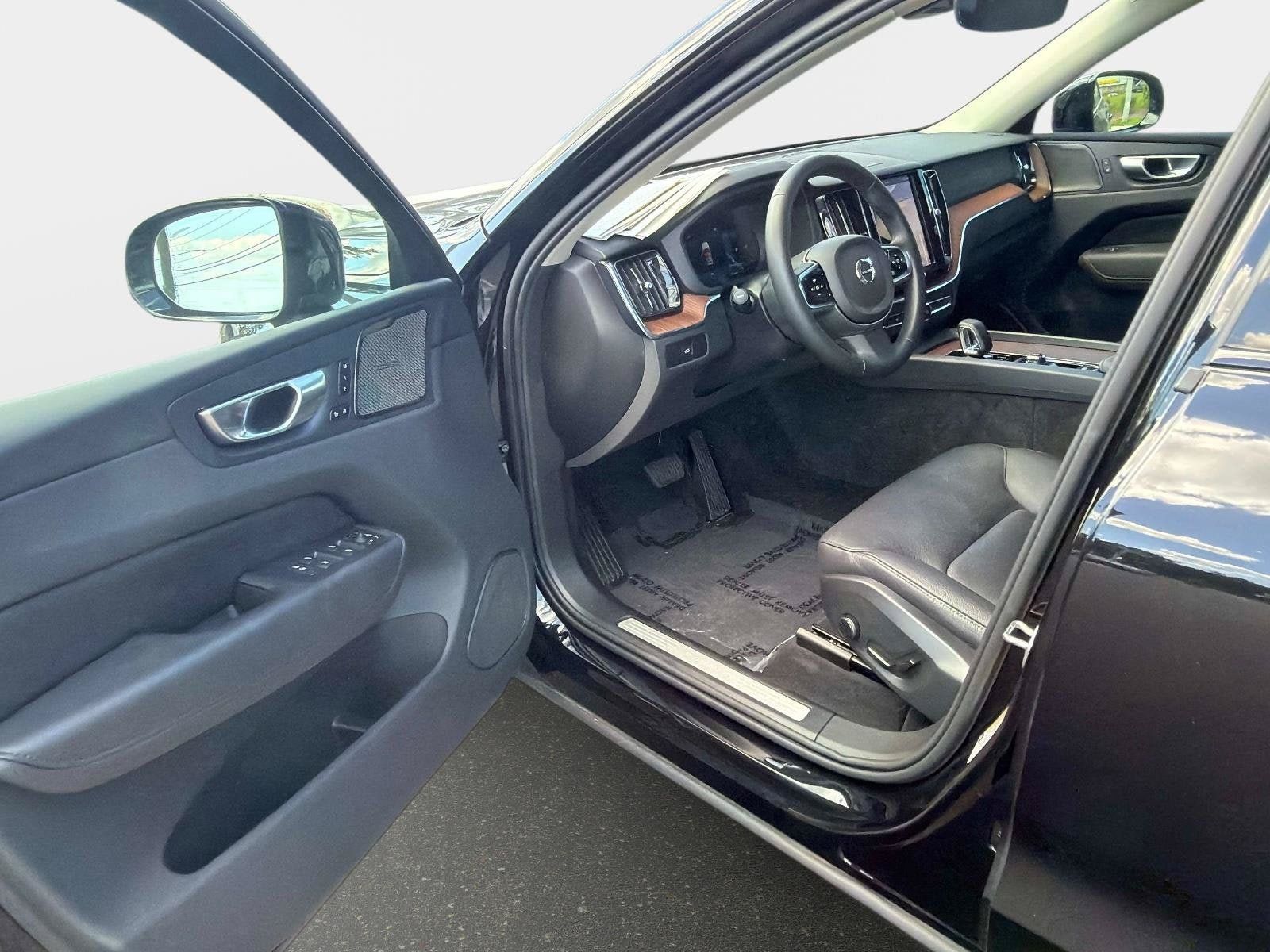 Used 2024 Volvo XC60 B5 Plus w/ Climate Package AWD/4WD image 19