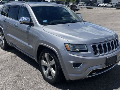 Used 2016 Jeep Grand Cherokee Overland AWD/4WD image 2