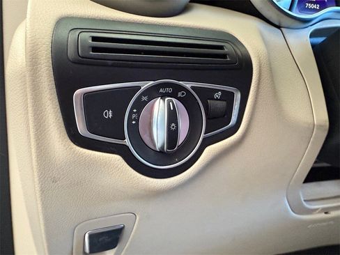 Used 2017 Mercedes-Benz GLC 300 image 21