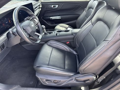 Used 2025 Ford Mustang Premium RWD image 10