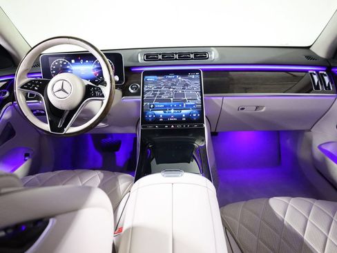 Used 2022 Mercedes-Benz S 580 4MATIC Sedan w/ Rear Seat Package image 39