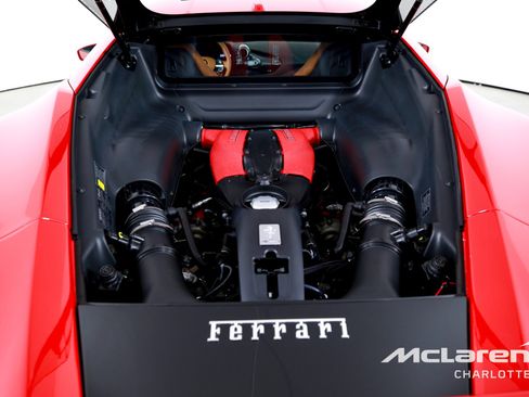 Used 2020 Ferrari F8 Tributo RWD image 26