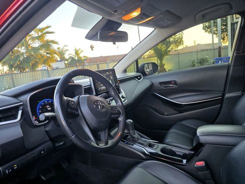 Used 2022 Toyota Corolla LE w/ Premium Interior Package image 5