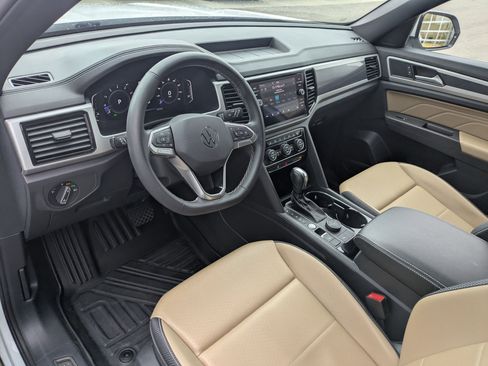 Used 2022 Volkswagen Atlas Cross Sport SE image 14