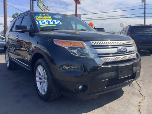 Used 2015 Ford Explorer XLT w/ Equipment Group 202B AWD/4WD image 1