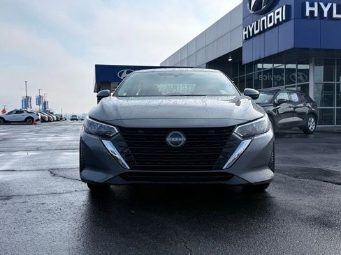 Used 2024 Nissan Sentra SV image 2