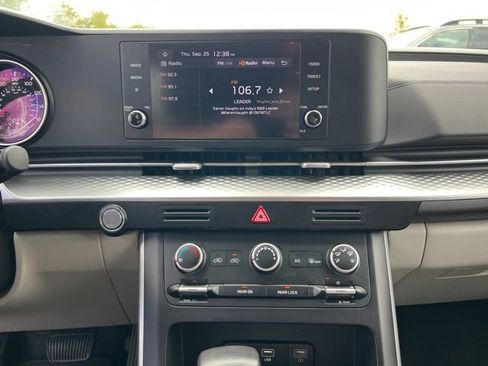 Certified 2024 Kia Carnival LX image 17