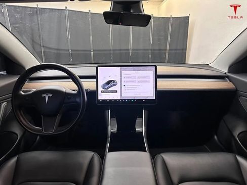 Used 2018 Tesla Model 3 Long Range image 9