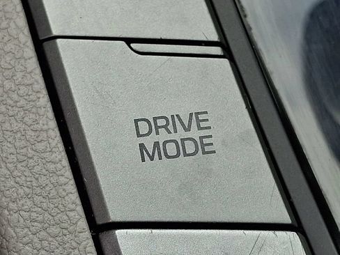 Used 2018 Hyundai Elantra SEL FWD image 26