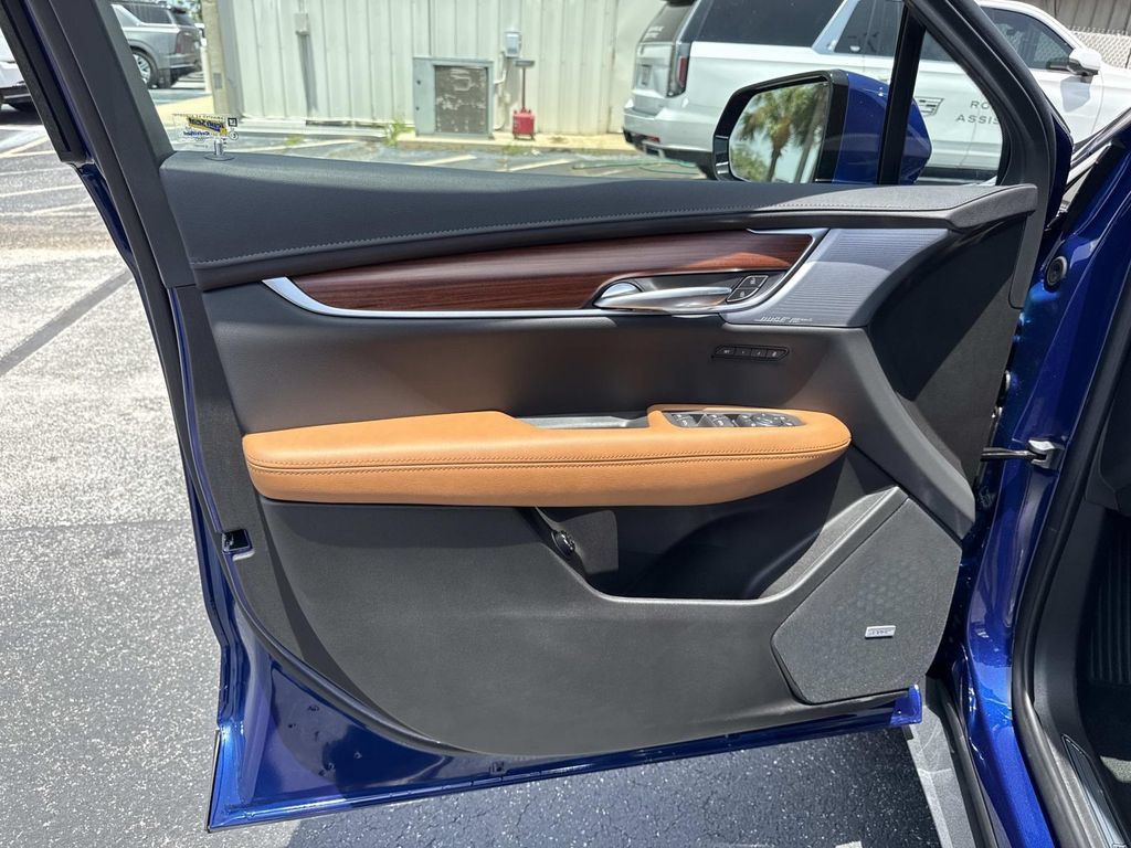 New 2026 Cadillac XT5 Premium Luxury w/ Driver Assist Package AWD/4WD image 18