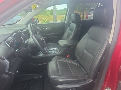Certified 2018 Chevrolet Traverse Premier w/ Driver Confidence II Package FWD image 12