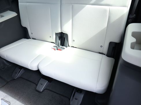 New 2026 Hyundai Santa Fe SE FWD image 17