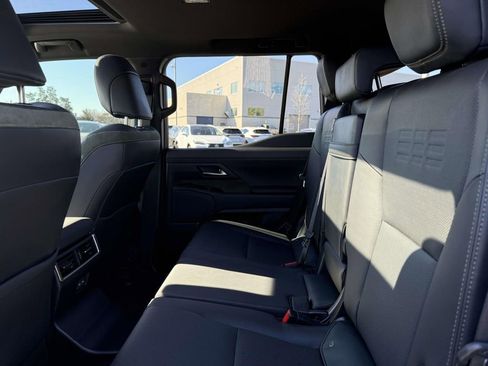 Used 2024 Lexus GX 550 image 17