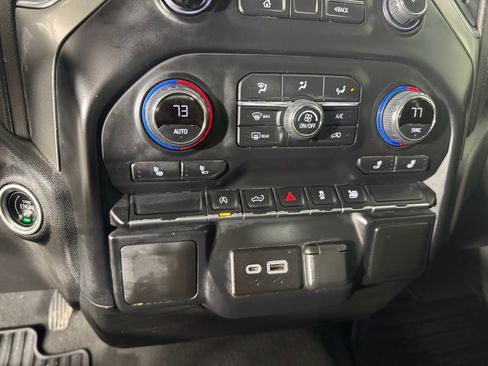 Used 2021 Chevrolet Silverado 1500 RST image 25