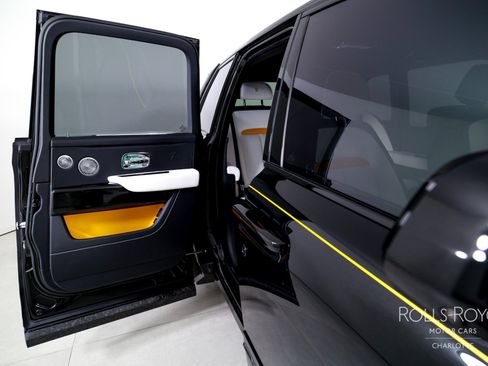 Used 2025 Rolls-Royce Cullinan AWD/4WD image 28