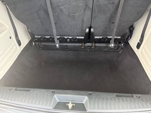Used 2015 Chrysler Town & Country Touring FWD image 19