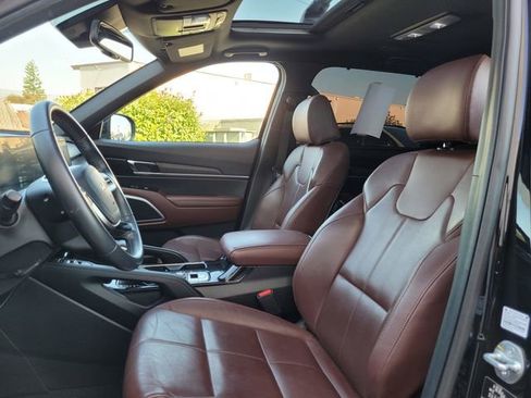 Certified 2024 Kia Telluride EX w/ EX Captain's Chair Package FWD image 13