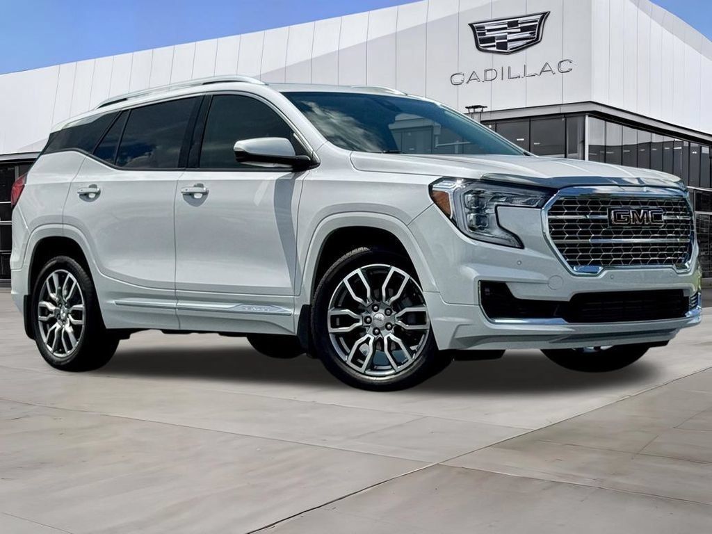 Used 2023 GMC Terrain Denali AWD/4WD image 2