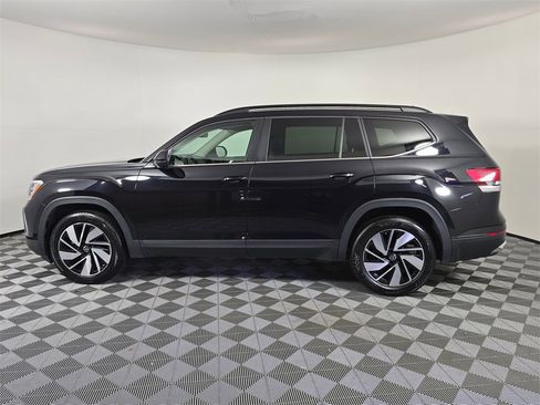 Used 2024 Volkswagen Atlas SE image 4