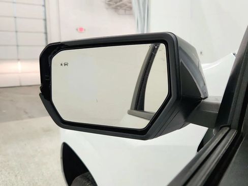 Used 2023 Chevrolet Colorado LT w/ LT Convenience Package AWD/4WD image 20