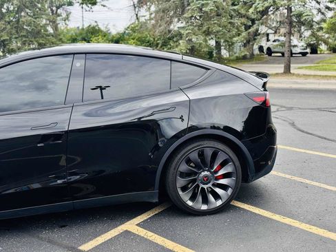 Used 2021 Tesla Model Y Performance AWD/4WD image 7