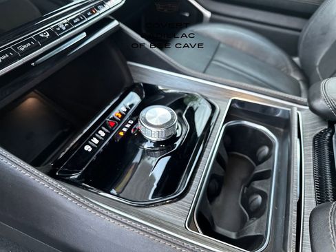 Used 2023 Jeep Wagoneer L Series II image 24