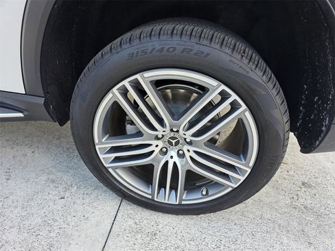 Used 2025 Mercedes-Benz GLS 450 4MATIC image 21