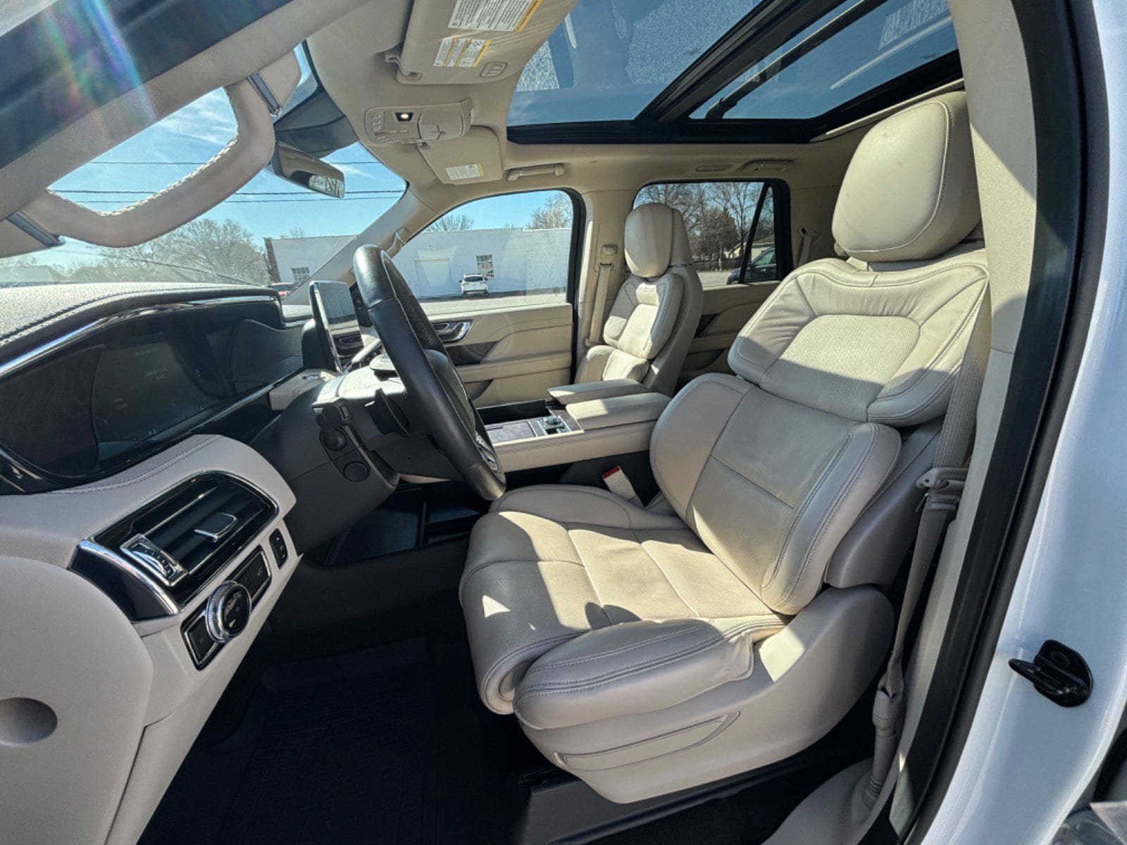 Used 2020 Lincoln Navigator L Reserve w/ Luxury Package AWD/4WD image 24