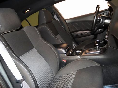 Used 2022 Dodge Charger R/T w/ Blacktop Package image 65