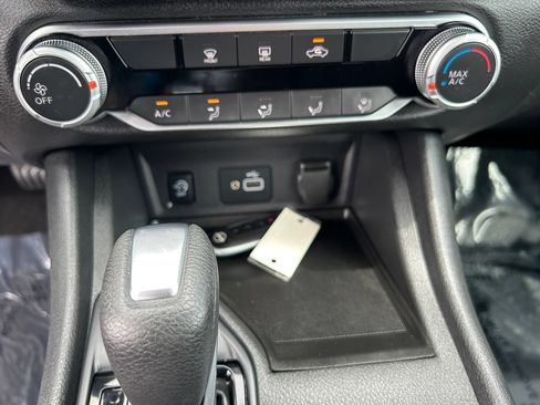 Used 2024 Nissan Sentra S FWD image 23