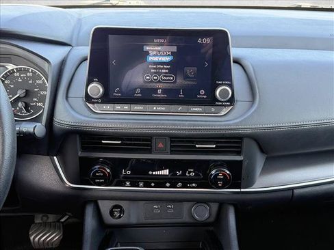 Used 2024 Nissan Rogue SV FWD image 16